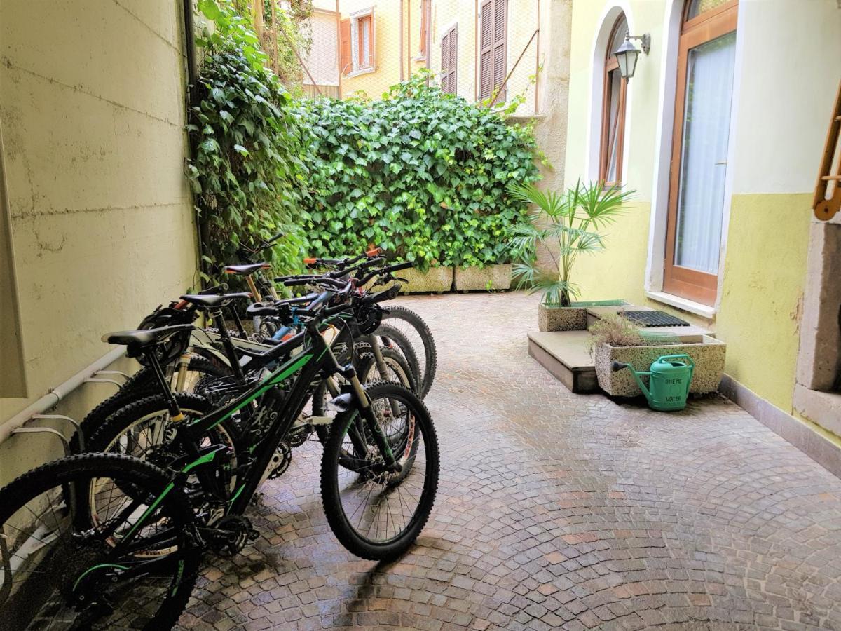 North Lake Riva Apartment, Steps From The Garda Lake Ngoại thất bức ảnh