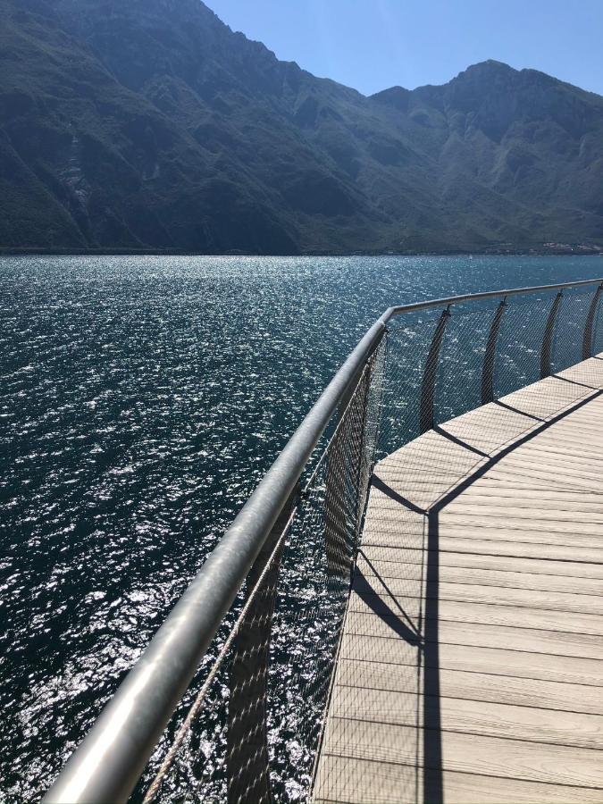 North Lake Riva Apartment, Steps From The Garda Lake Ngoại thất bức ảnh