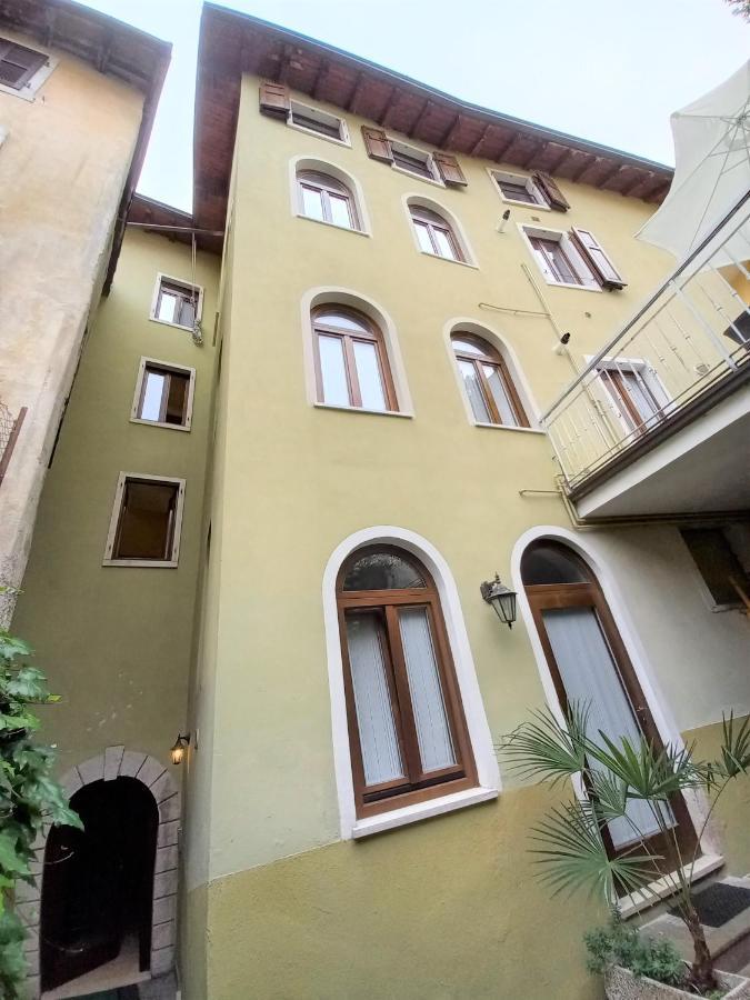 North Lake Riva Apartment, Steps From The Garda Lake Ngoại thất bức ảnh